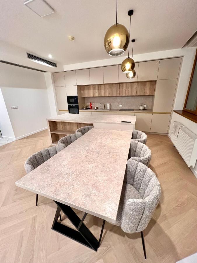 Stylish 3 Bedroom Apartment In The Hearth Of City Center With History Bratysława Zewnętrze zdjęcie